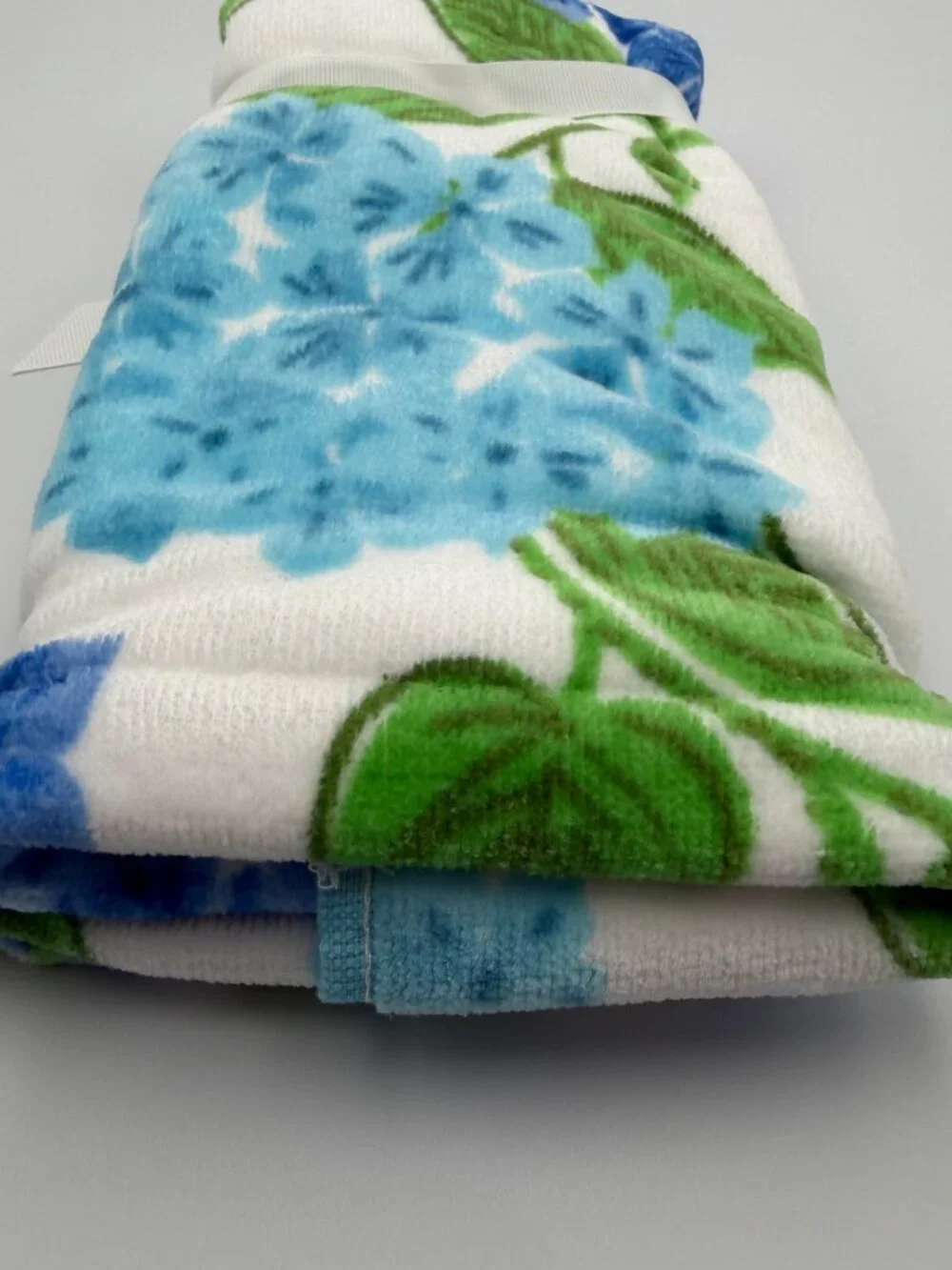 Cynthia Rowley Hydrangea Tip Towels Set of 2 Blue Floral Green White 12x18 NWT